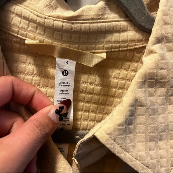 Lululemon Button Down / Jacket - Picture 2 of 4